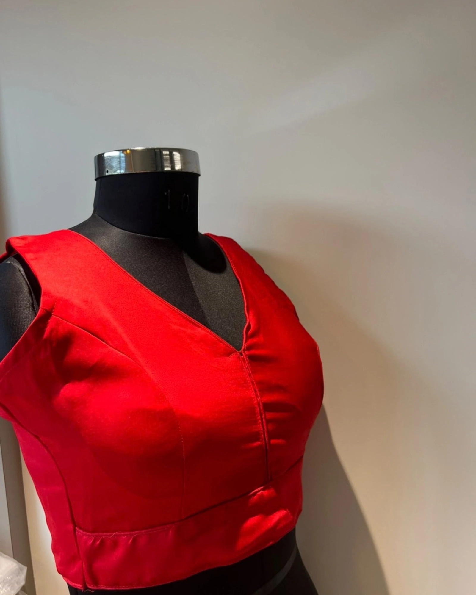 V-Neck Sleeveless Blouse / Silk